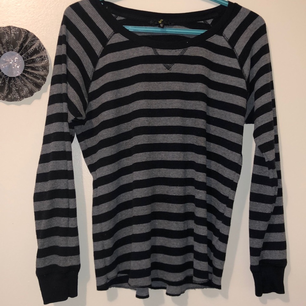 5/$25🖤Striped long sleeve